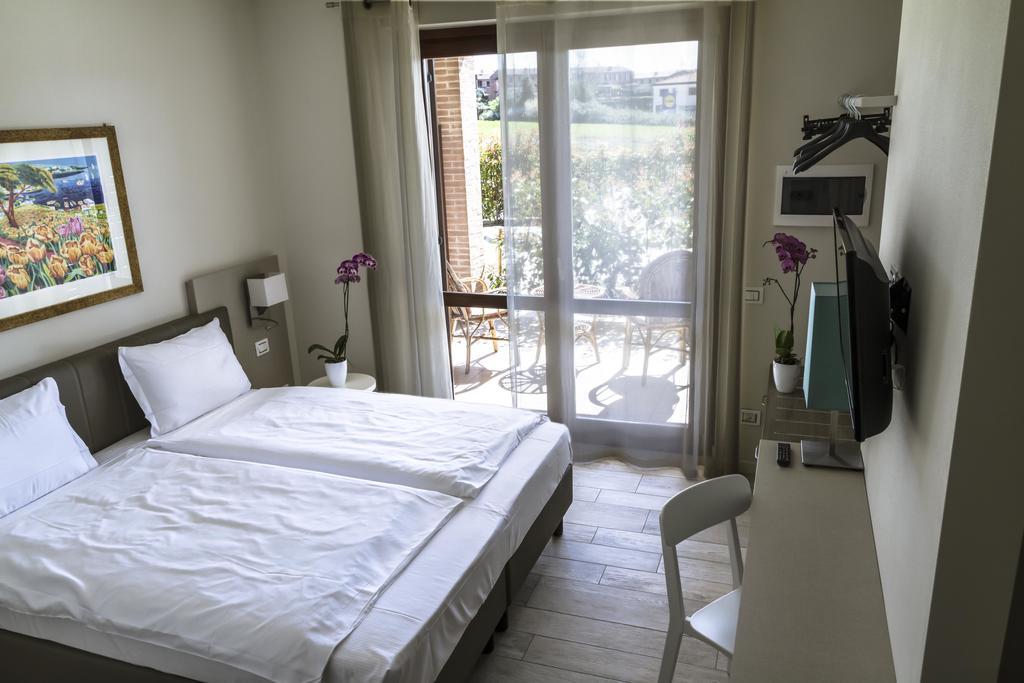 Hotel Relais Agli Olivi ลาซีเซ ภายนอก รูปภาพ