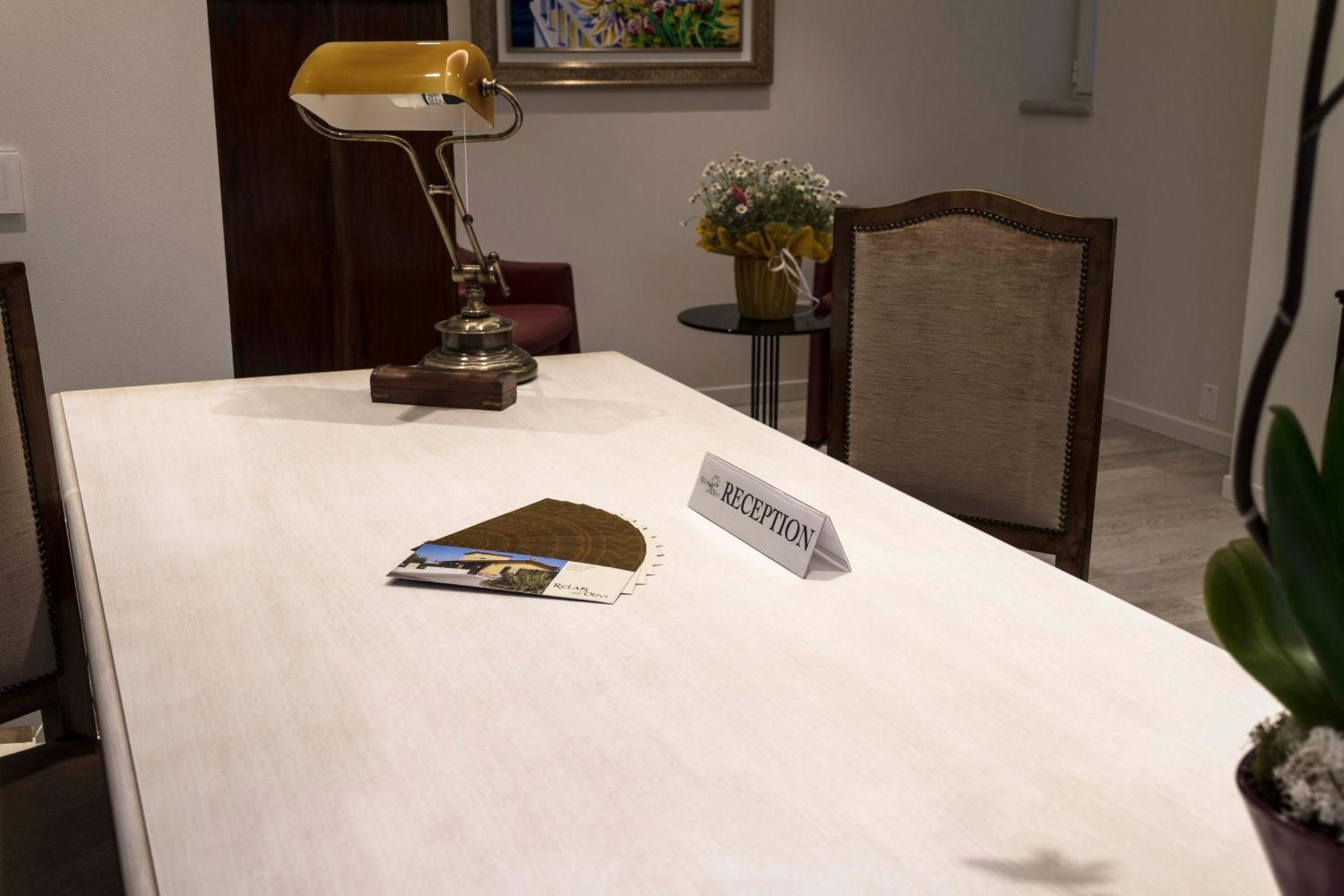 Hotel Relais Agli Olivi ลาซีเซ ภายนอก รูปภาพ
