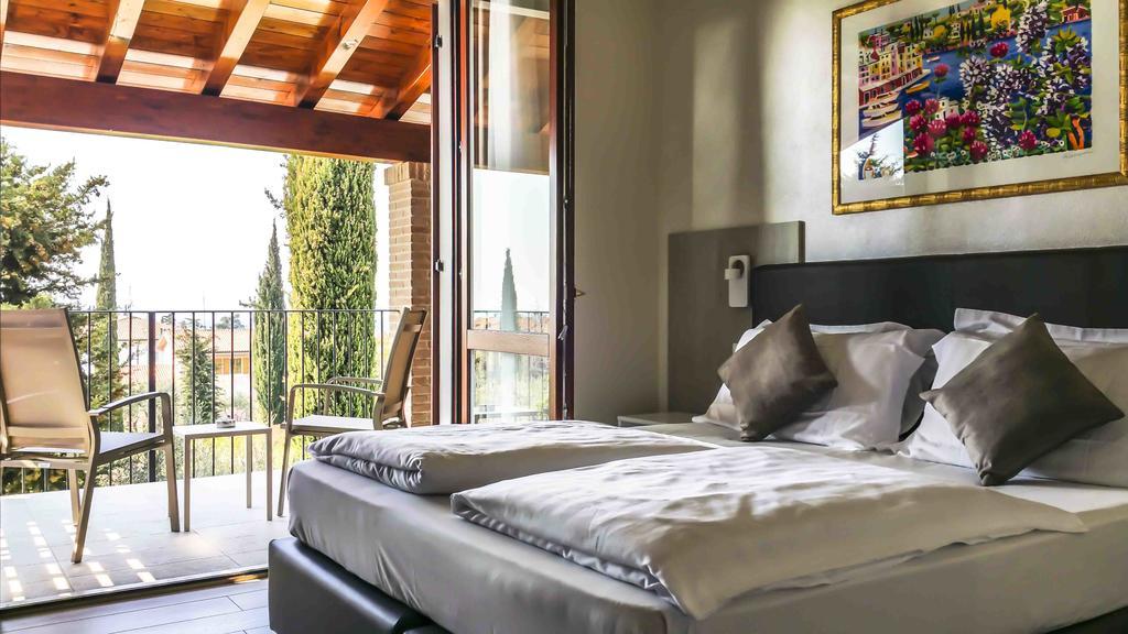 Hotel Relais Agli Olivi ลาซีเซ ภายนอก รูปภาพ