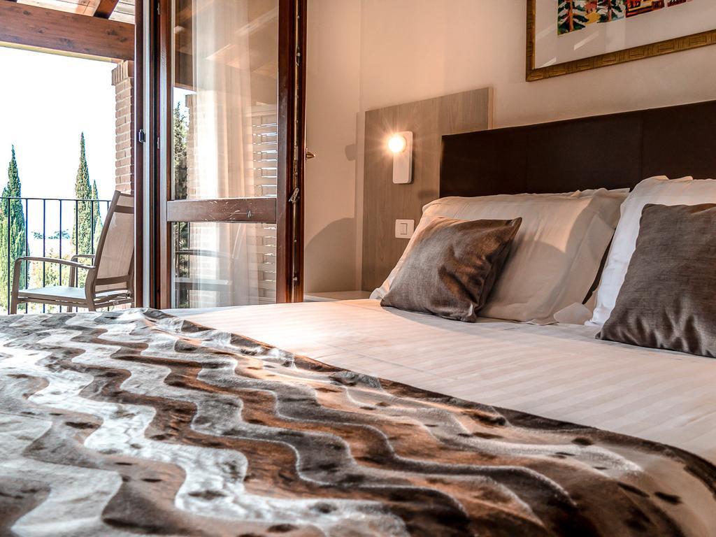 Hotel Relais Agli Olivi ลาซีเซ ภายนอก รูปภาพ